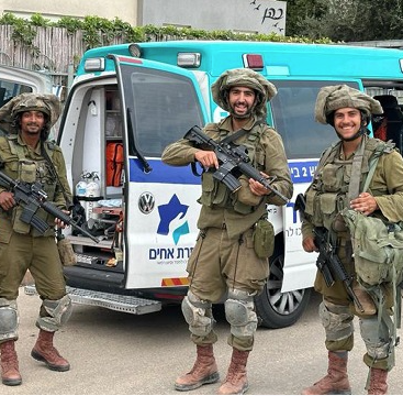 תמיכה בחיילים הלוחמים בחזית וסיוע למשפחותיהם